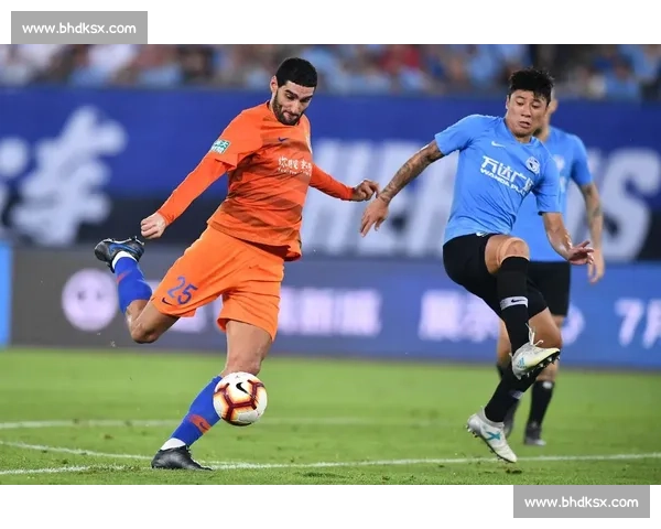 2017赛季广州恒大对决山东鲁能的经典巅峰之战全景深度回顾