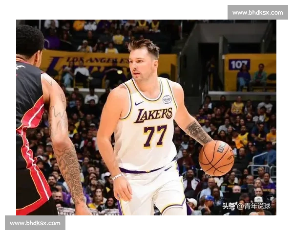 马刺迎战快船西部强强对话考验阵容深度与战术博弈走向新赛季焦点战